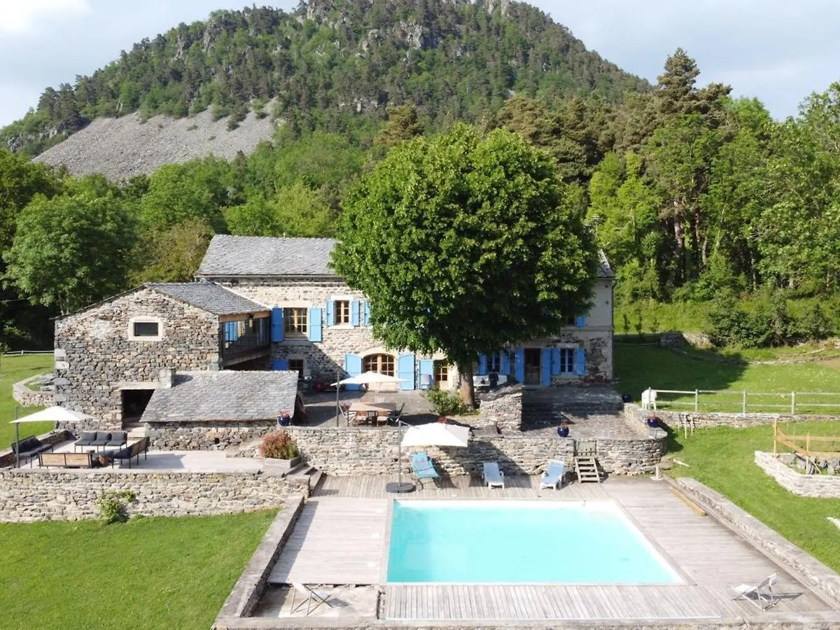 Sejour Champetre : Magnifique Ferme Rehabilitee Avec Piscine, Terrasses Et Confort Moderne A St Etienne Lardeyrol - Fr-1-582-389 Saint-Etienne-Lardeyrol Bed & Breakfast
